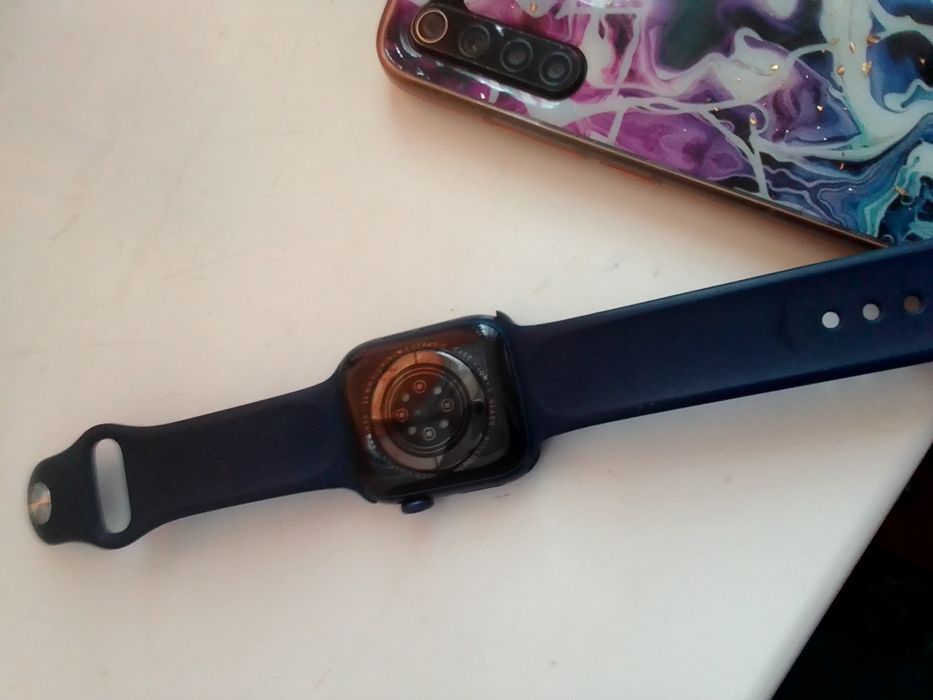 Продам смарт часы, 2 часы по цене одного.