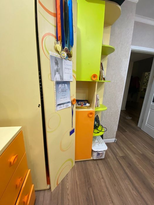 Продам российскую  мебель