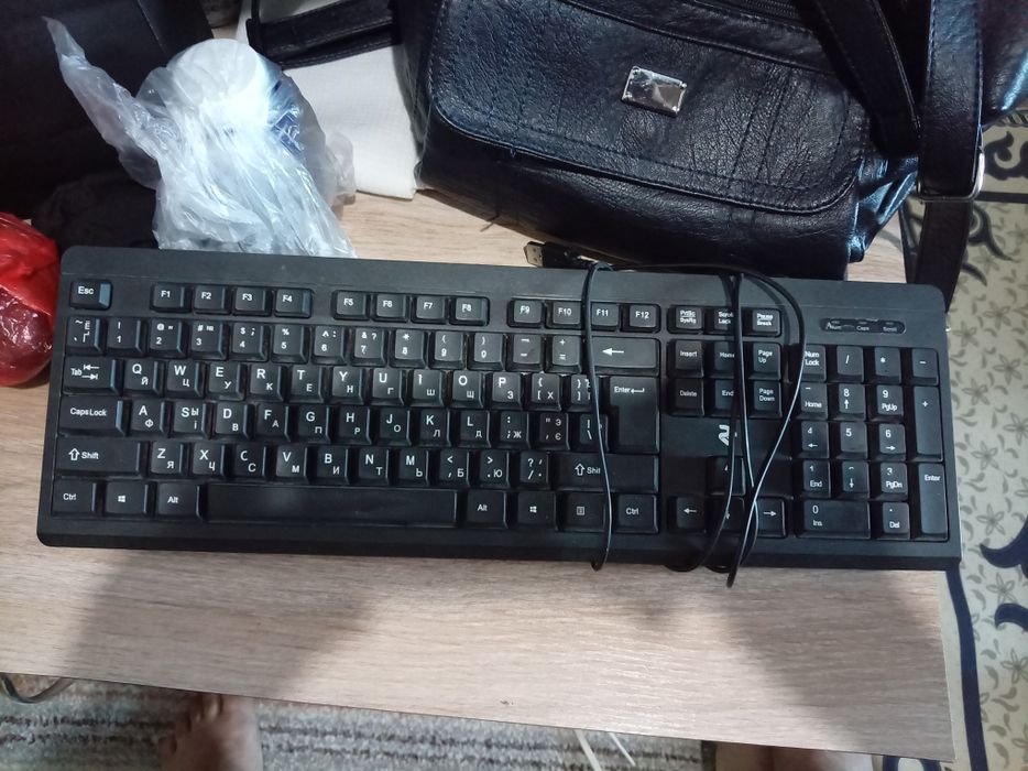 Продам клавиатуру и мышь