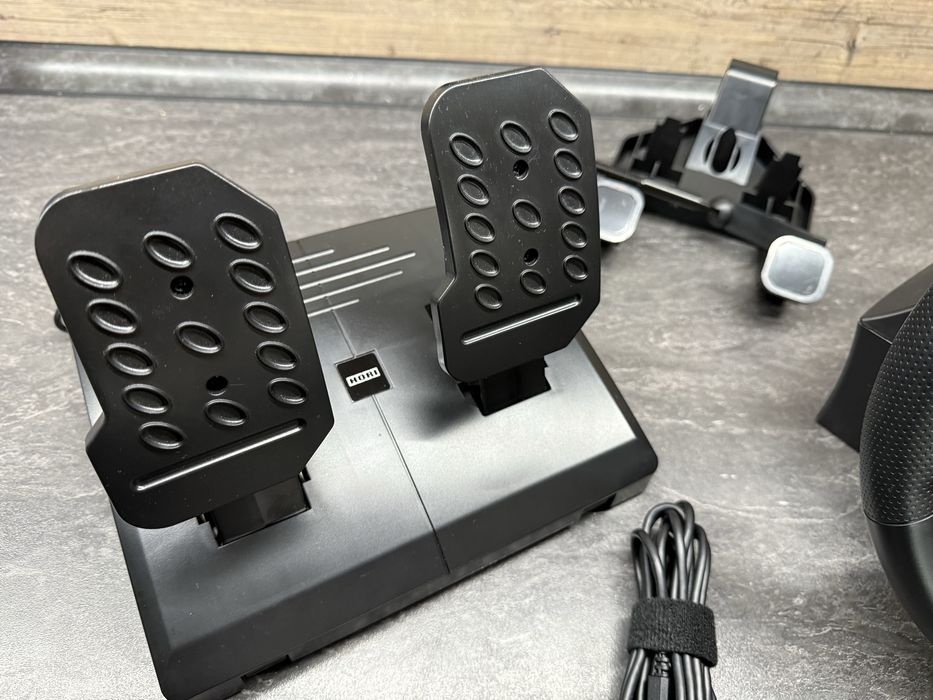 Волан с педали HORI Wireless Racing Wheel