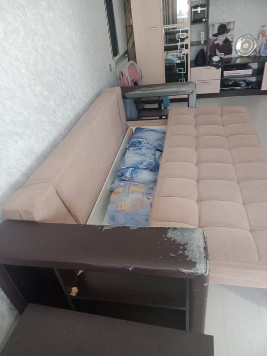 Продам диван и пуф -стол