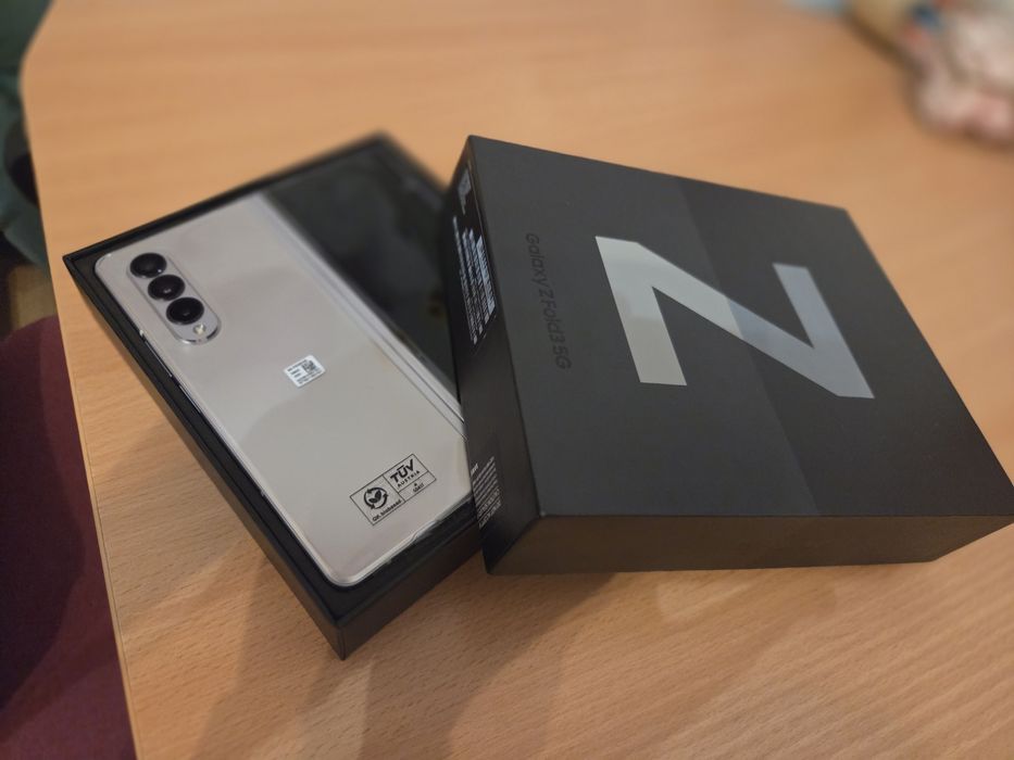 Samsung Galaxy Z Fold 5G