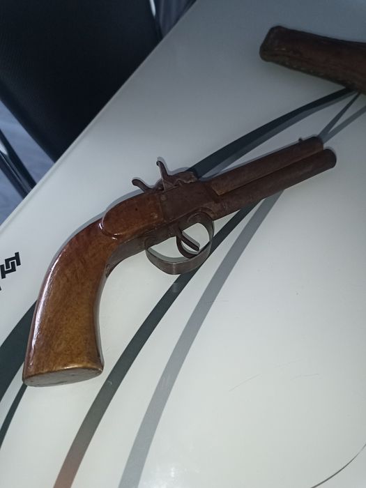 Револвер двуцевен