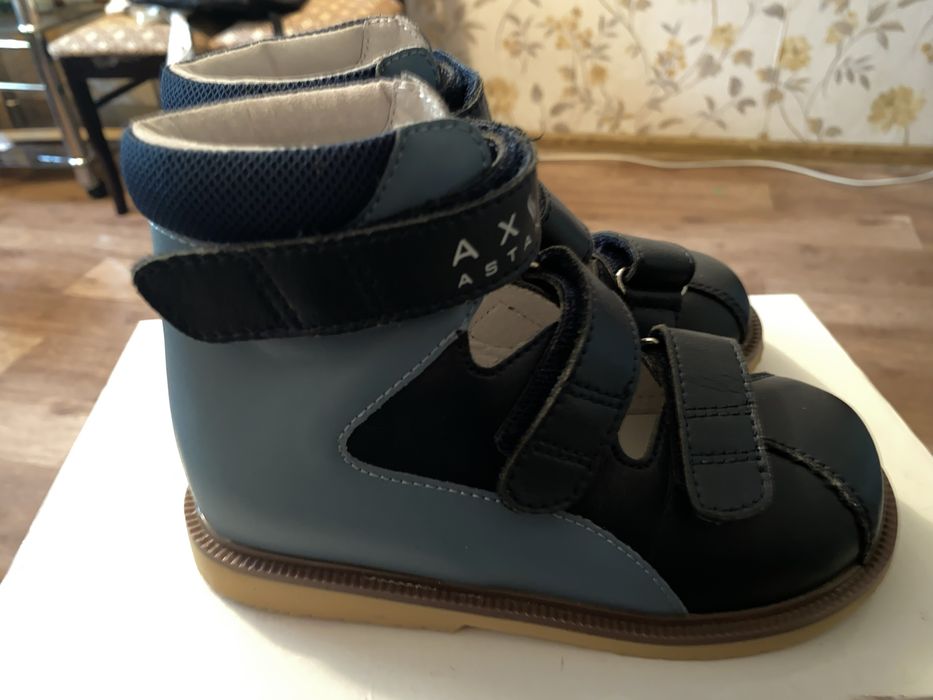 Продам ортопедические сандалии