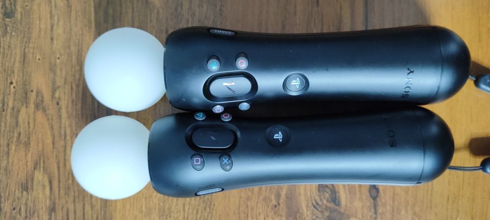 Продам PS VR, move контроллеры, ps camera, и две игры на vr