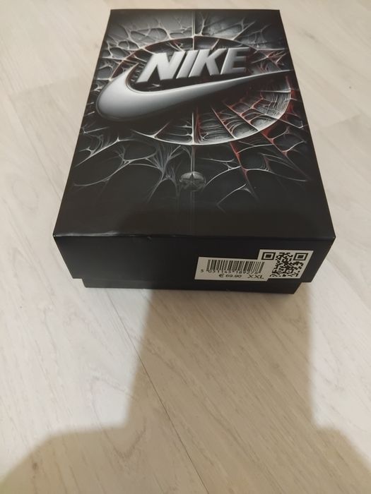 Boxeri băieți Nike și Adidas.