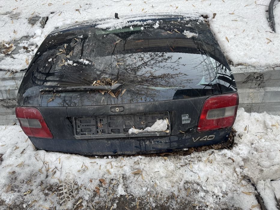 Volvo s40 крышка багажника универсал