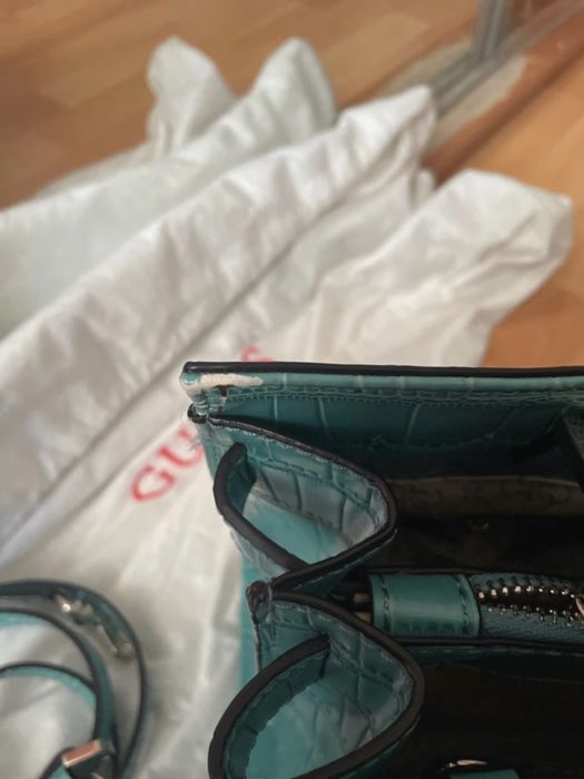 Geantă Guess Reptilă