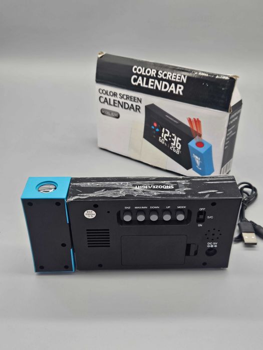 Дигитален часовник с прожекция, календар, температура и влажност!