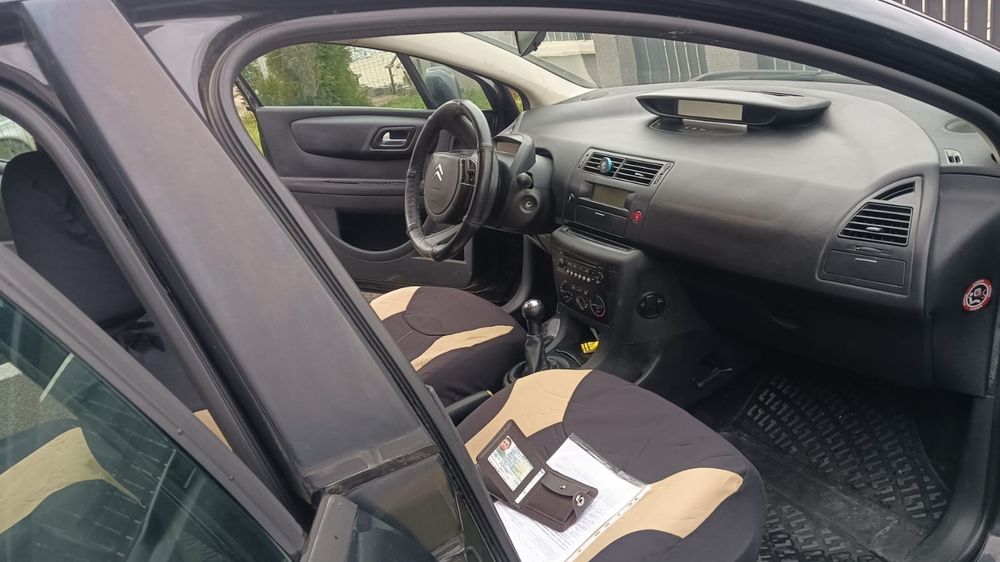 Vând sau schimb citroen C4 2007