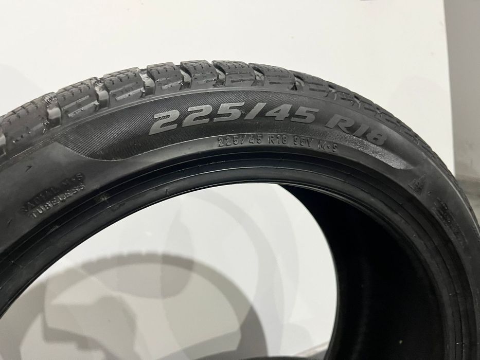 Anvelope PIRELLI Winter evo3 245 40 18 225 45 18