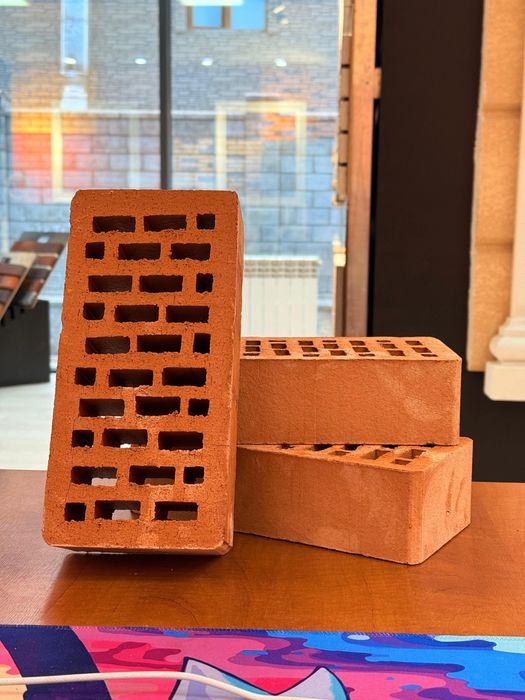 Керамический красный кирпич