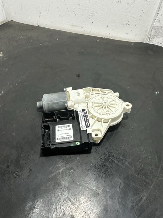 Motoras macara geam dreapta fata Audi A3 8P 2003-2010 | 8P4959802D