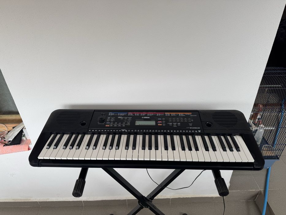 Orga Yamaha E263