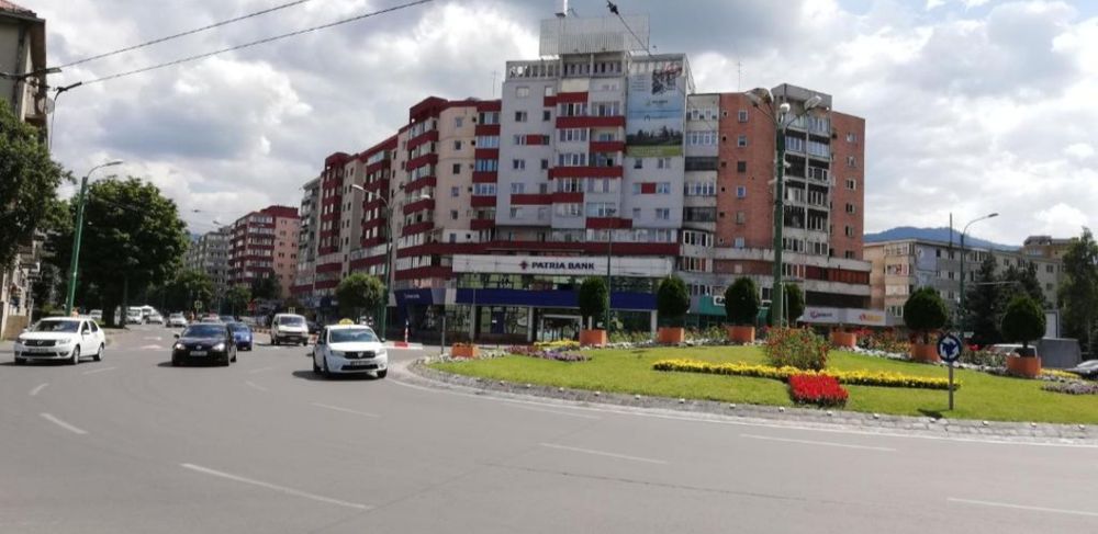 Închiriez apartament zona Spitalul Județean