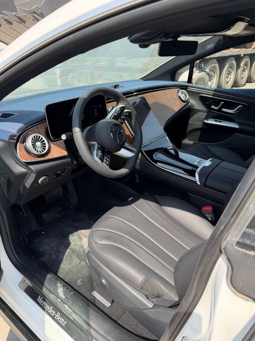 Mercedes benz EQE 500