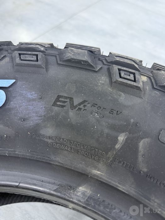Офф-роуд шина в размере 275/65R17 Ridge Blade Tesche Tires