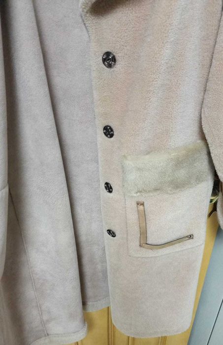 Продам шубу (с норковой отделкой)