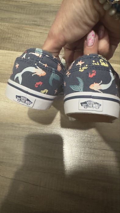 Tenisi Vans marimea 33 sirene
