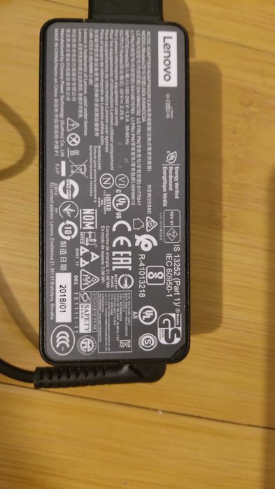 Alimentator - Incarcator Lenovo 20V 2.25A original functional ieftin
