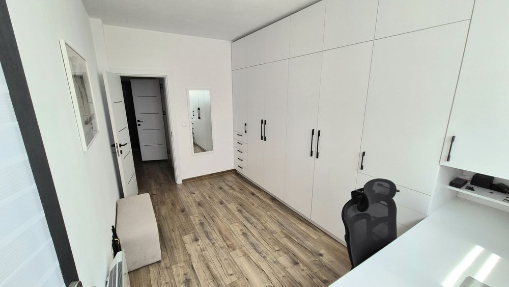 Соб. продава 3ст.апартамент+паркомясто между Виница и Св.Конст. и Ел.