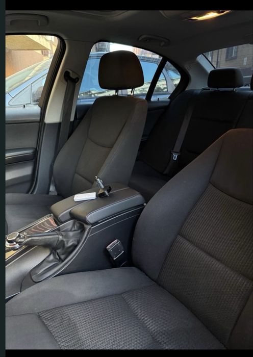 BMW e90 320i Lci