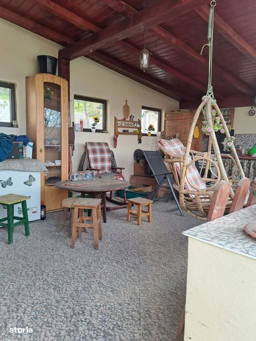 Vând casă  parter cu mansarda