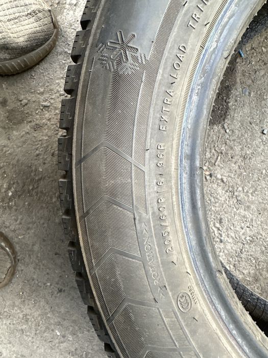 Продам комплект зимней резины