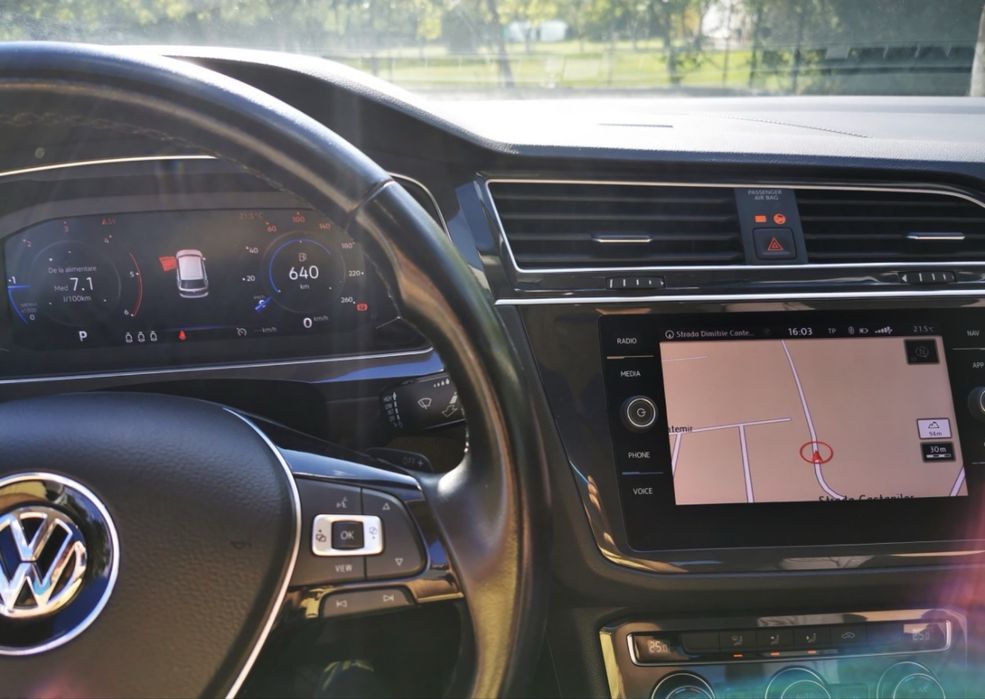 VW Tiguan 2.0 TDI DSG / Virtual Cockpit / Keyless / LED / + Suport 4 biciclete