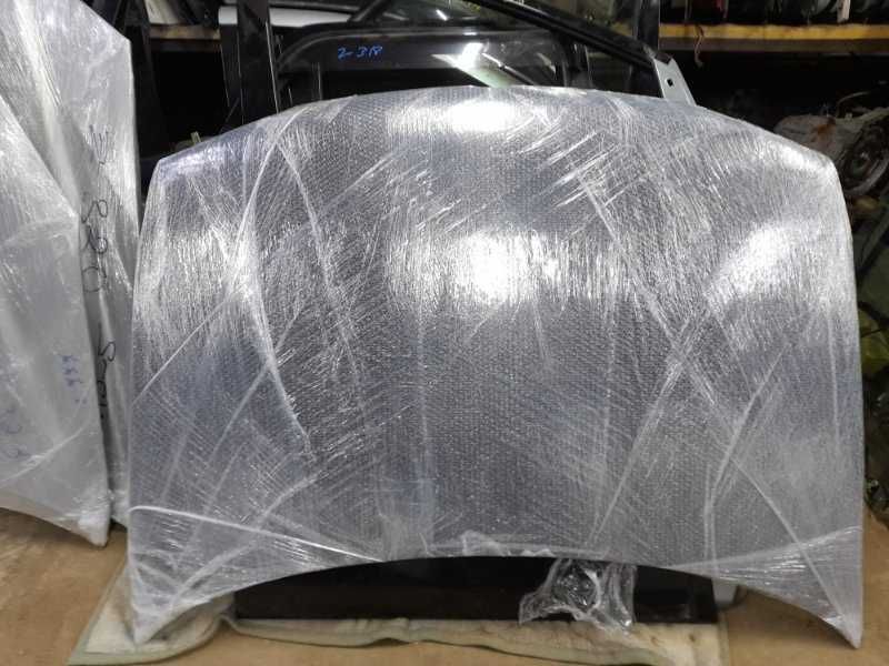 Капот на Volkswagen Golf MK4