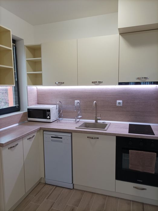 Дава се под наем Двустаен апартамент в Варна, Гръцка махала - 60 кв.м за 459 € - Снимка #3