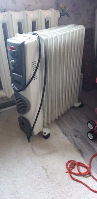 обогреватель "DeLongni"