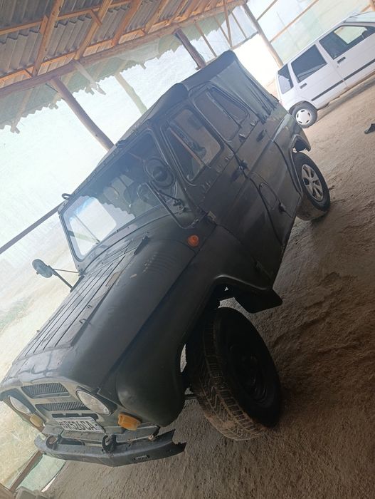 УАЗ девит сотилади