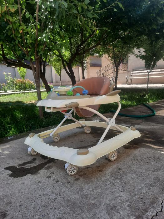 Ходунок для ребенка