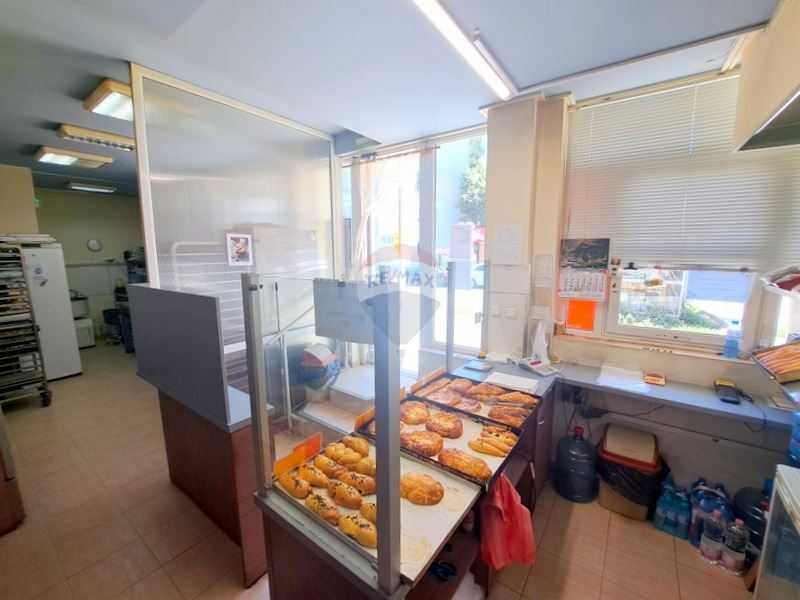 Продава се Магазин в Варна, Цветен квартал - 71 кв.м за 2324 €/кв.м - Снимка #1