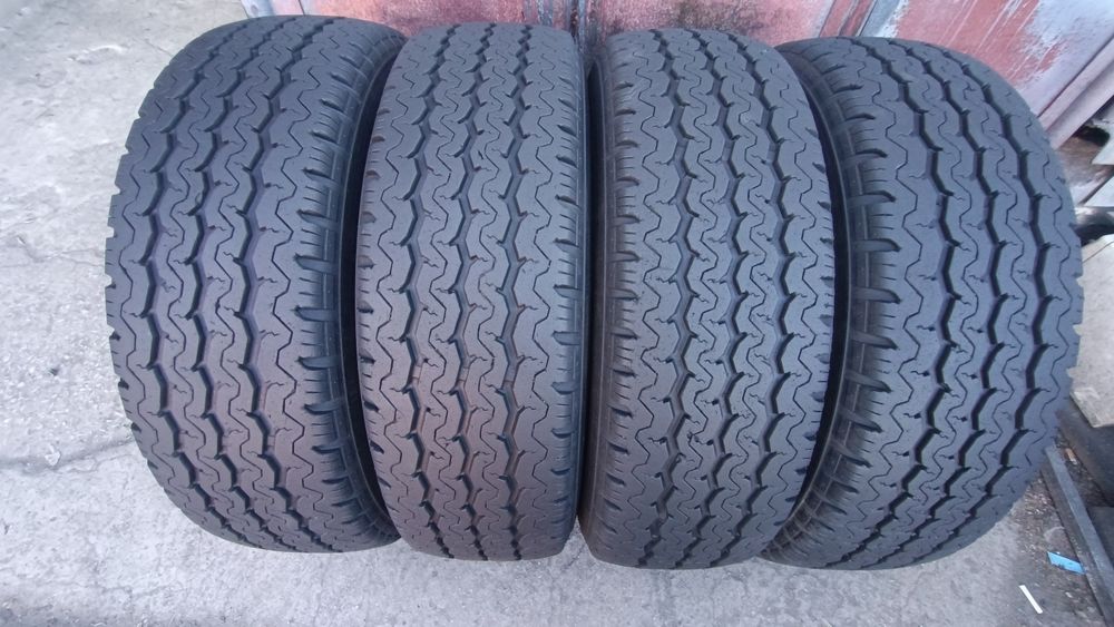 225/75/16 С Maxxis