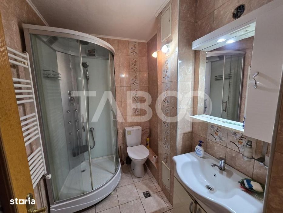 Apartament decomandat de vanzare 2 camere boxa pivnita Vasile Aaron