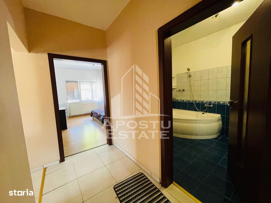 Apartament cu 3 camere la vila/ zona Intim/ 140 mp