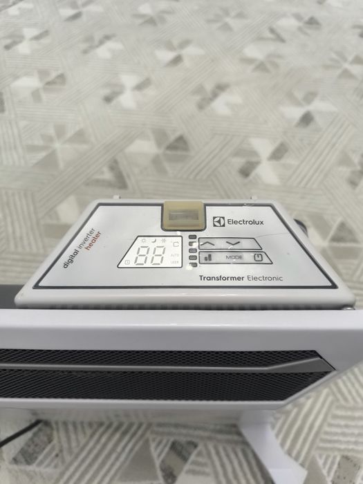 Продам два новых обогревателя Electrolux
