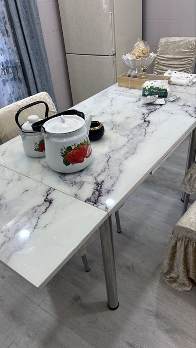 Продам стол с стульями
