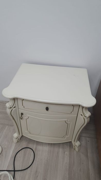 Кровать 2 тумбочкымен