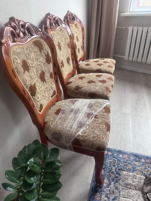 Продам стулья 3 штуки