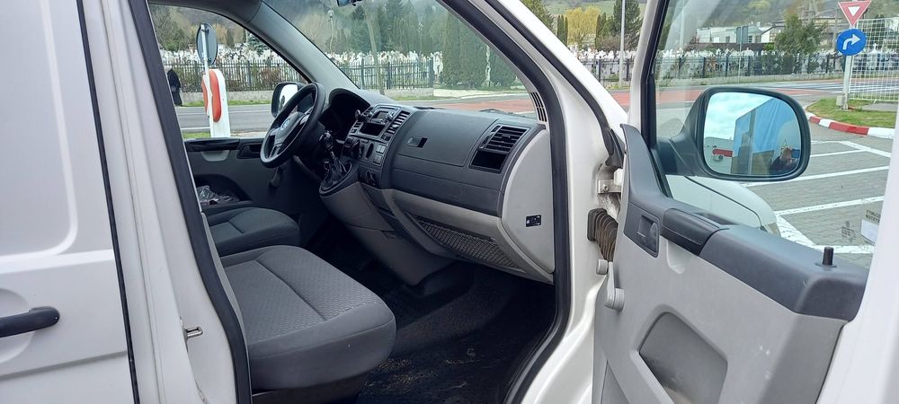 Interior Volkswagen Transporter T5 , macarale electrice, volan, bord