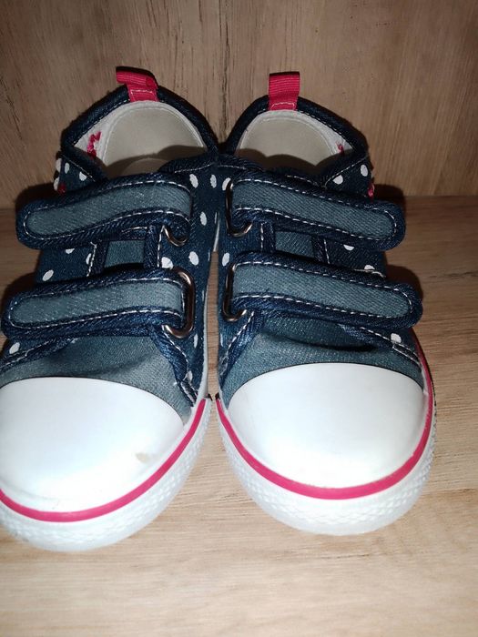 Високи кецки Lc Waikiki и гуменки Мат стар