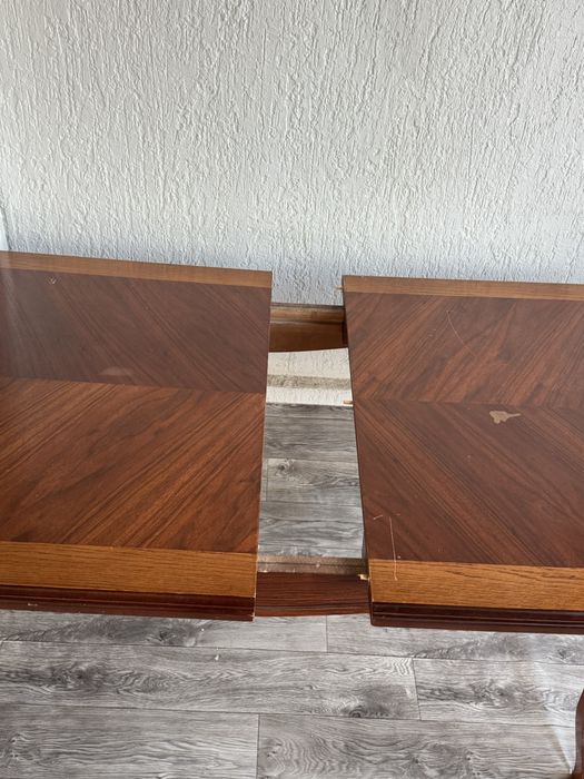 Продаётся раскладной деревянный стол