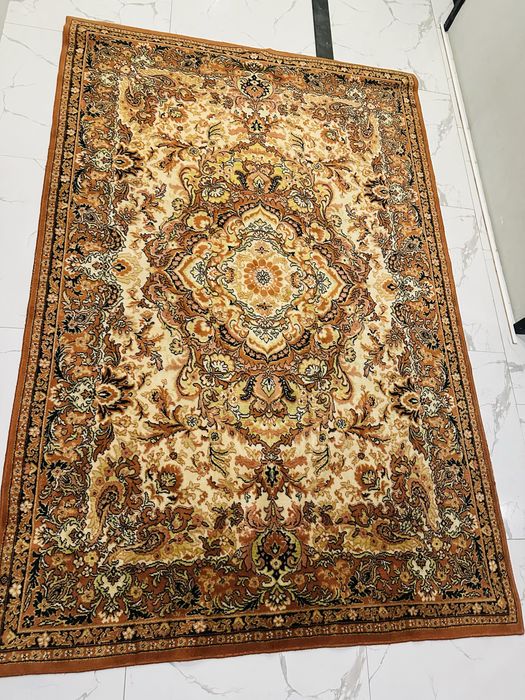 Продам ковер 2х3 метра (шерсть)