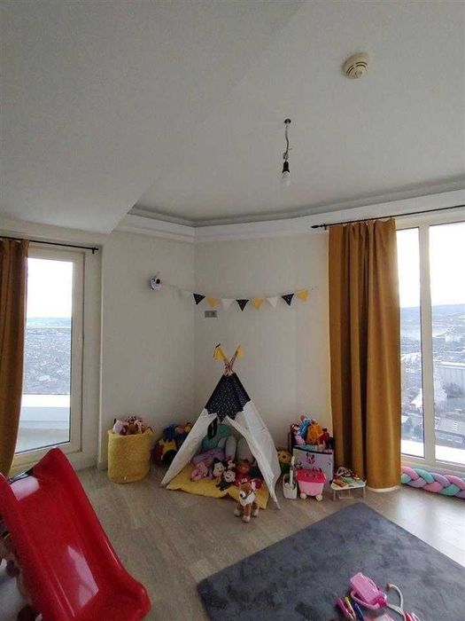 Тристаен имот в кв.Младост 4