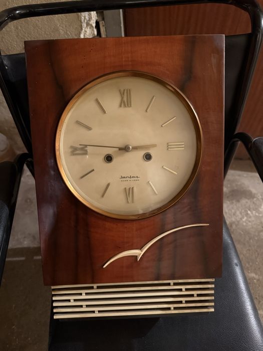 Стар руски часовник от 70те години Янтар