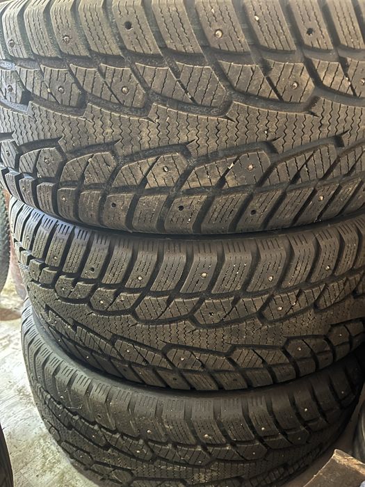 Продам шины зимние 245-45-р19