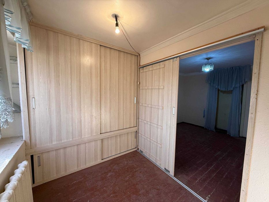 СРОЧНО !! Продается квартира в Яшнабаде 2/2/4 ( 20 кв/м ) Авиасозлар 3